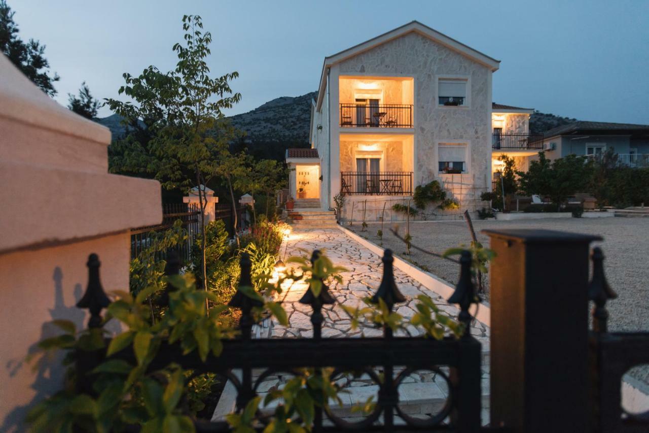 Hedon-Stone Appartement Starigrad Paklenica Buitenkant foto