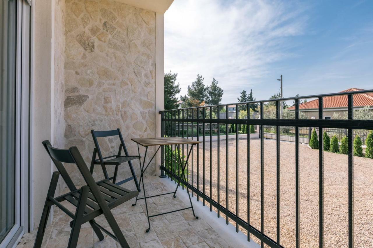 Hedon-Stone Appartement Starigrad Paklenica Buitenkant foto