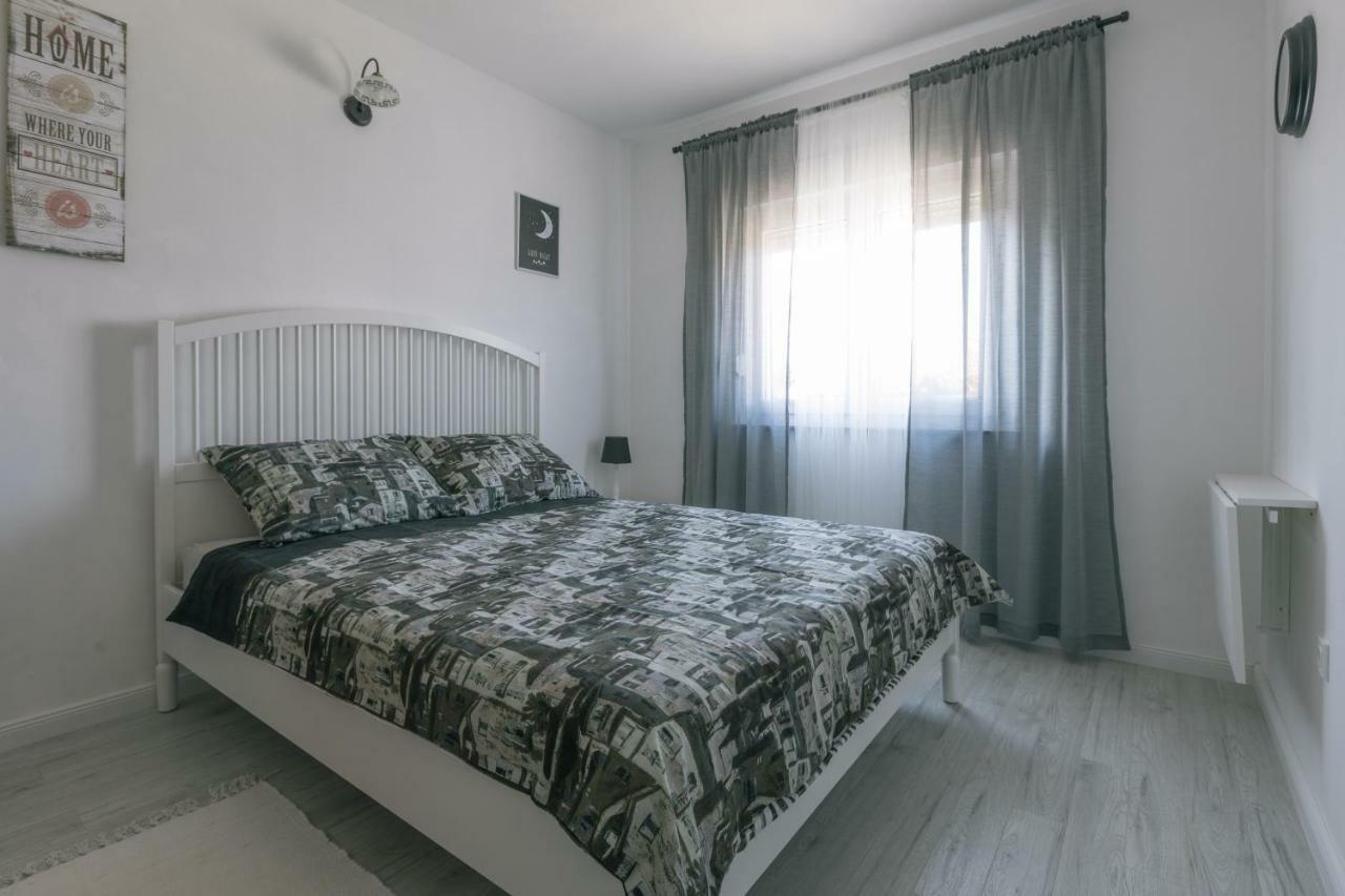 Hedon-Stone Appartement Starigrad Paklenica Buitenkant foto