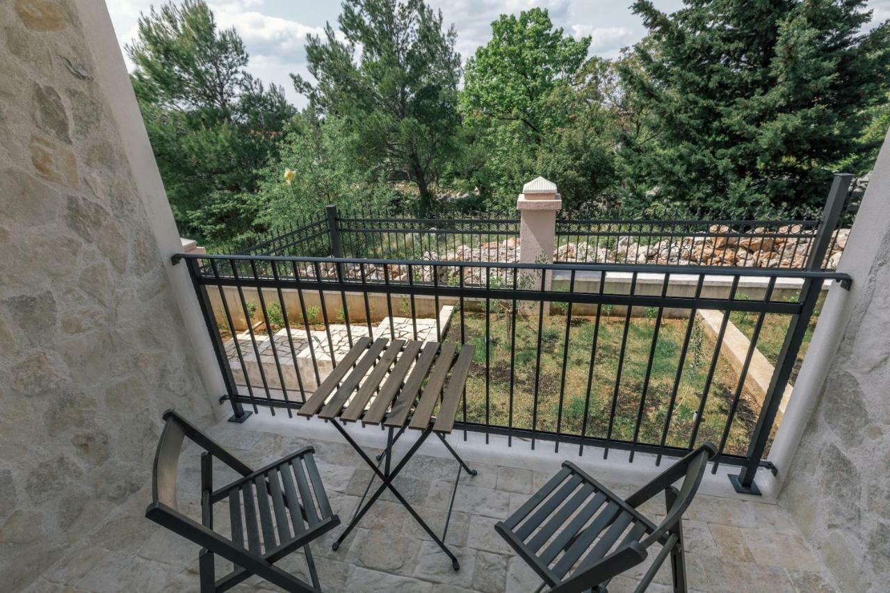 Hedon-Stone Appartement Starigrad Paklenica Buitenkant foto
