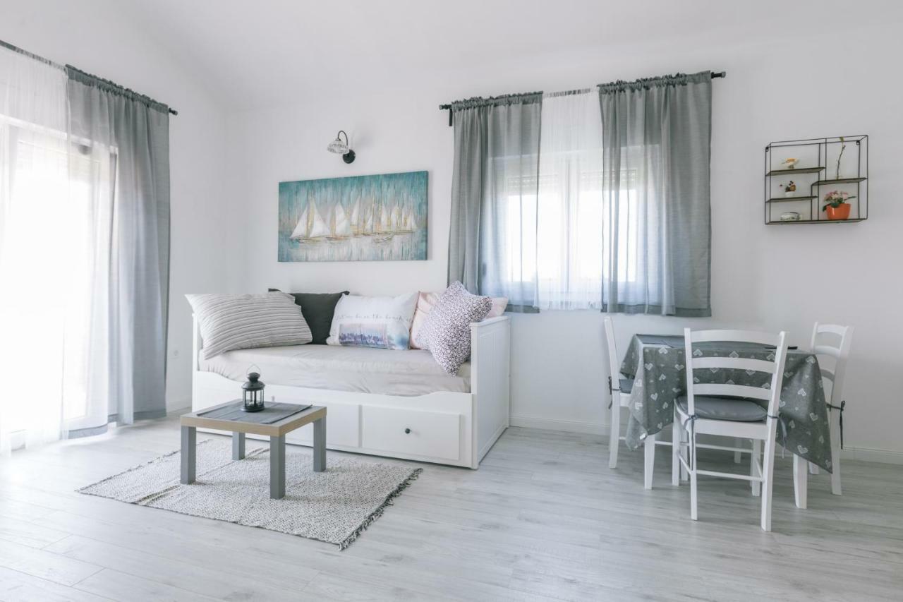Hedon-Stone Appartement Starigrad Paklenica Buitenkant foto