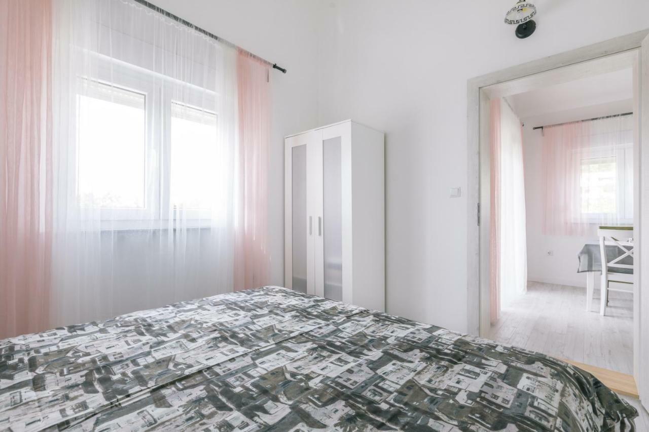 Hedon-Stone Appartement Starigrad Paklenica Buitenkant foto