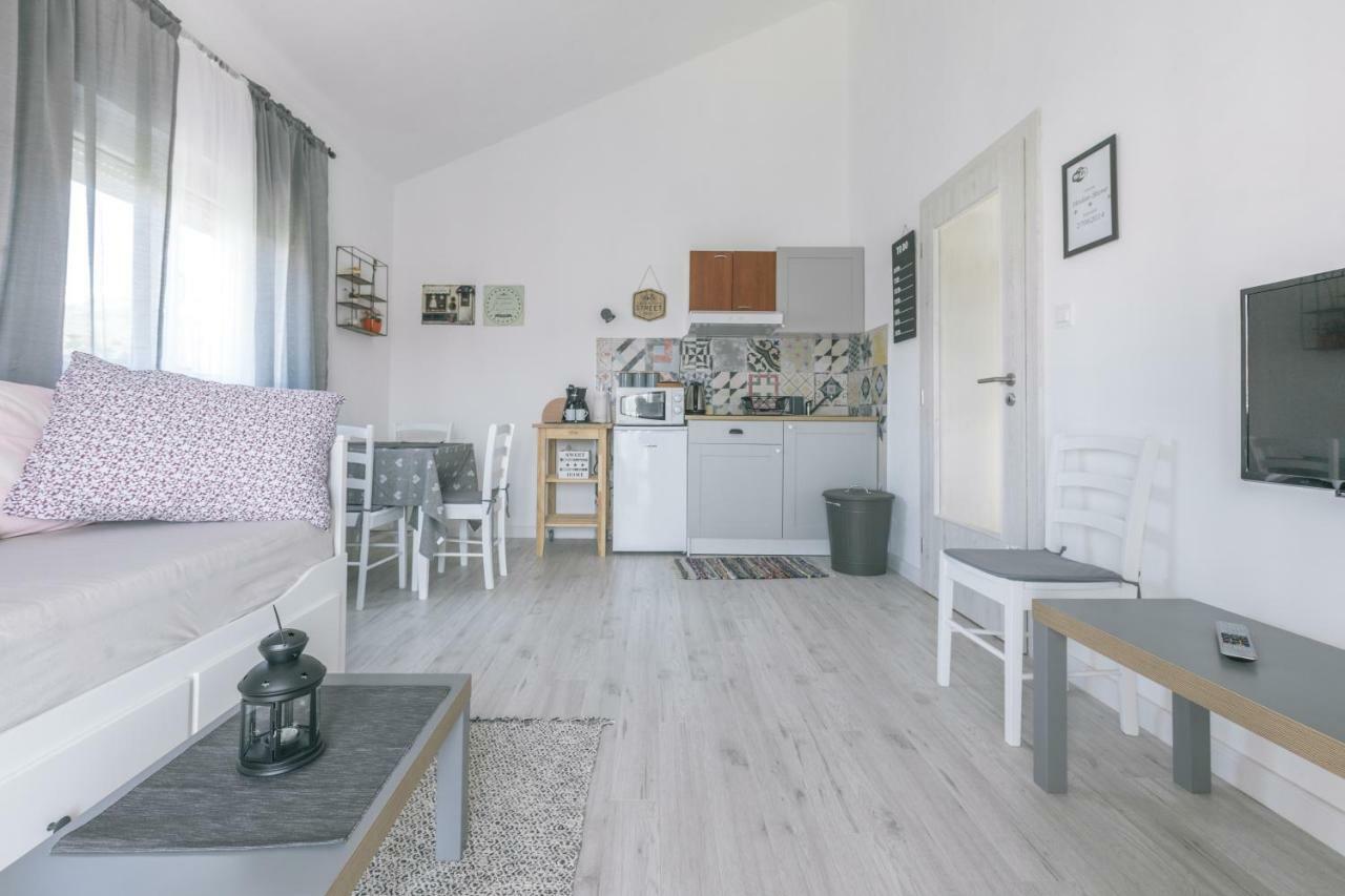 Hedon-Stone Appartement Starigrad Paklenica Buitenkant foto
